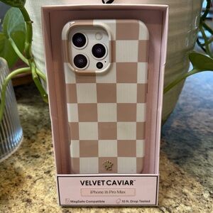 Velvet Caviar Cream Checkered iPhone 16 Pro Max Case